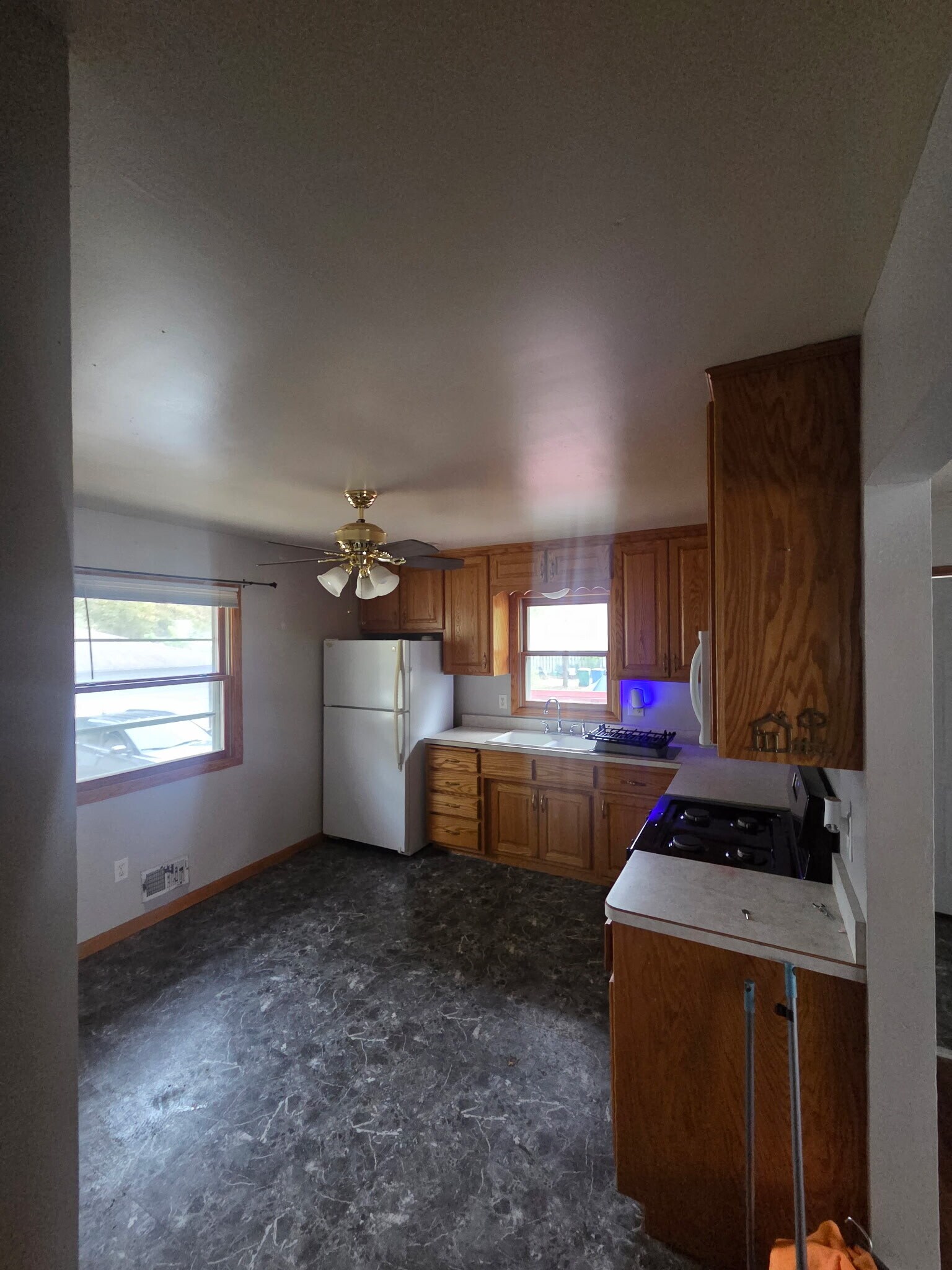 Building Photo - 4573 Main St NE