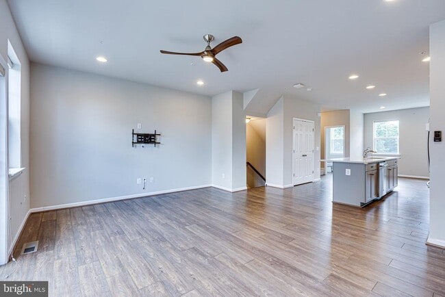 Building Photo - 14263 Travilah Rd