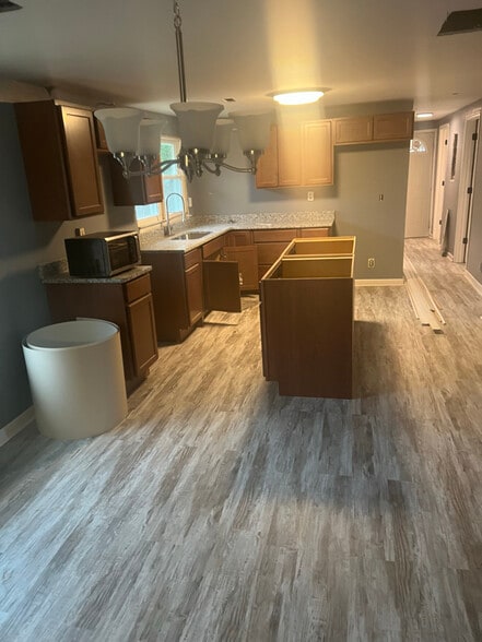 Building Photo - 115 Gates St