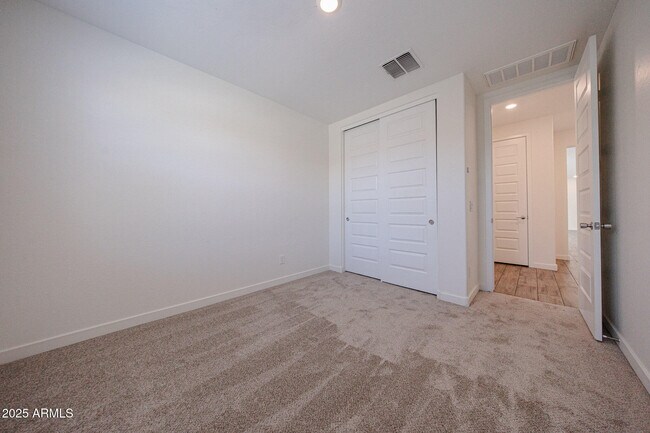 Building Photo - 16581 W Charlotte Dr