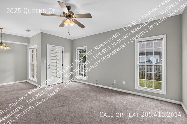 Building Photo - 2025 Queens Ct