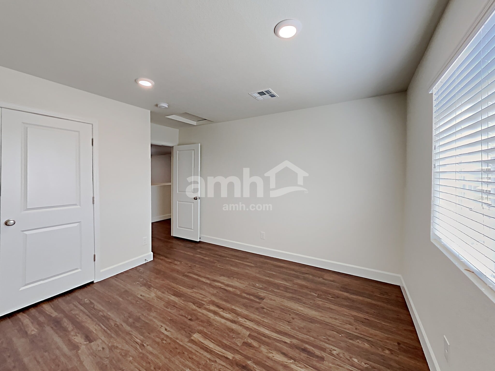 Building Photo - 9611 Harkes Dr