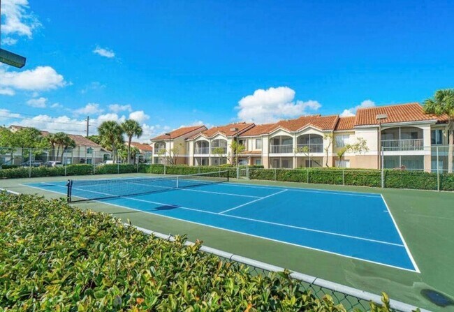 Building Photo - 815 Boynton Beach Blvd