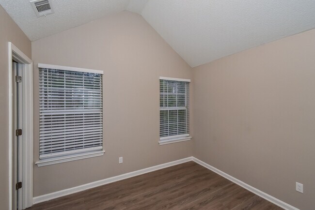 Building Photo - 4140 Clarks Tr