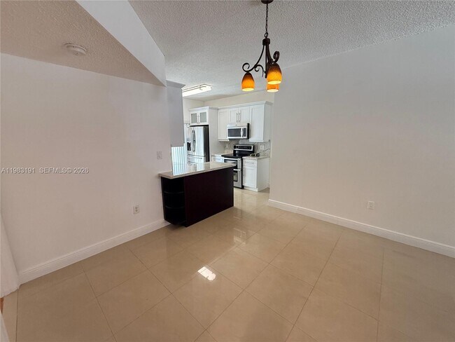 Building Photo - 8025 Lake Dr