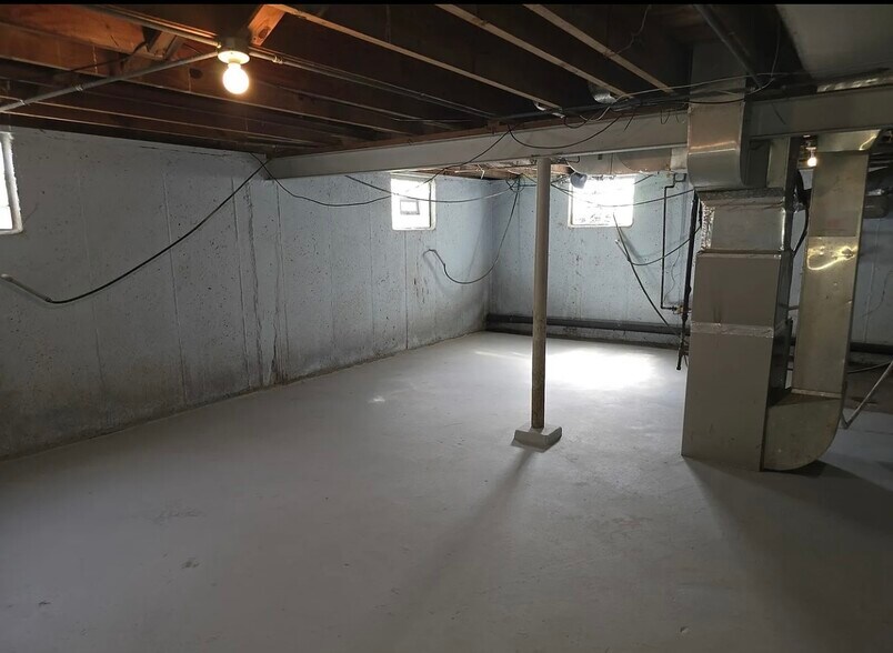 Unfinished basement - 43 Indianwood Blvd