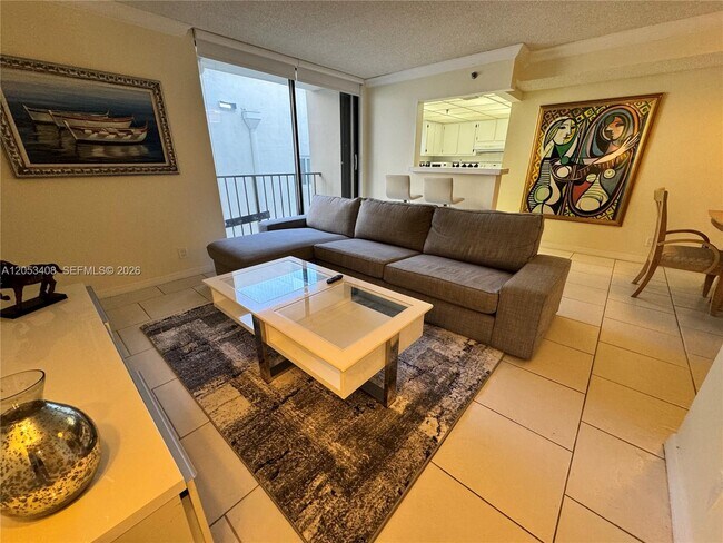 Building Photo - 2625 Collins Ave