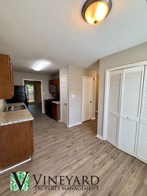 Building Photo - 4891 Jenny Dr