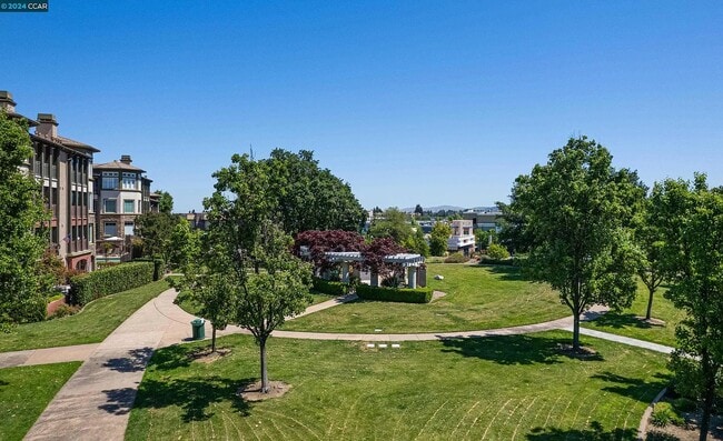 Building Photo - 1800 Alma Ave