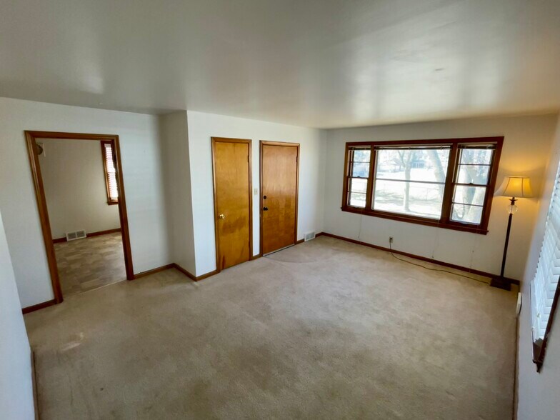 Building Photo - 3228 N Weil St