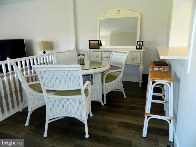 Building Photo - 82 Pebble Ln