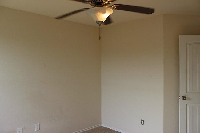 Building Photo - 3043 Heather Grove Lane