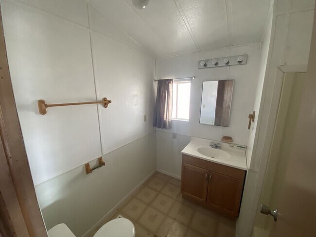 Building Photo - bhcrent.com