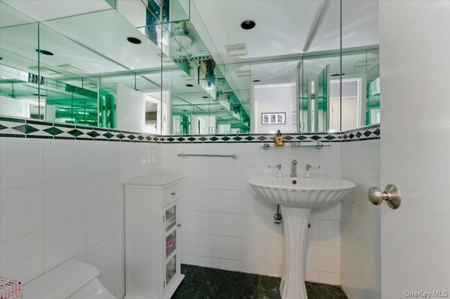 Building Photo - 1495 Bay Blvd