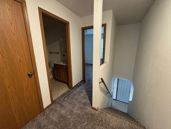 Building Photo - 3570-3572 Prescott Dr