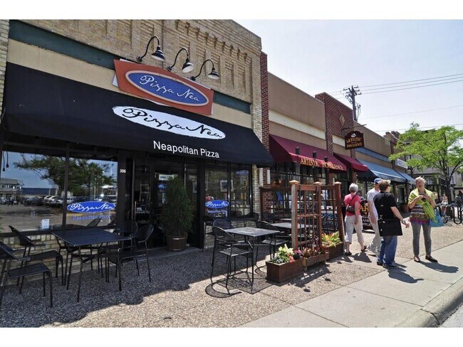 Building Photo - 521 5th Ave SE