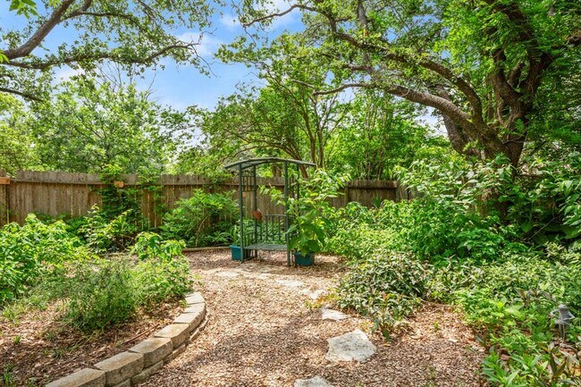 Building Photo - 11604 Windermere Meadows