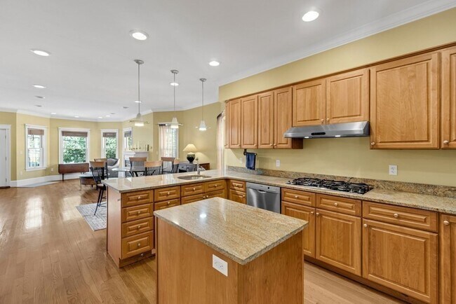 Building Photo - 73 Lexington Ave