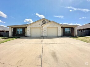 Building Photo - 1300 Loyal Ln
