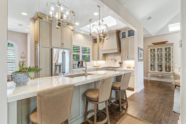Building Photo - Spectacular Sea Pines Home - Marsh/Water Views!
