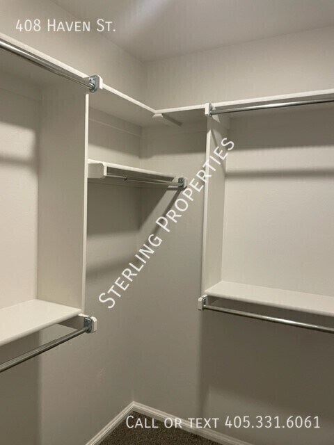 Building Photo - 408 Haven St