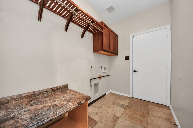 Building Photo - 1805 Jasmine Hollow Ln