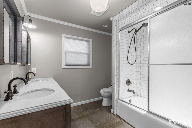 Building Photo - 3512 Juniper Ln