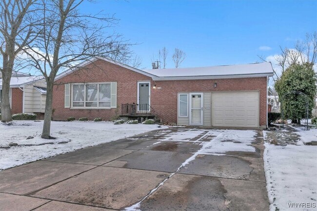 Primary Photo - 116 Segsbury Rd