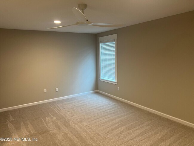 Building Photo - 32 Pinzon Pl
