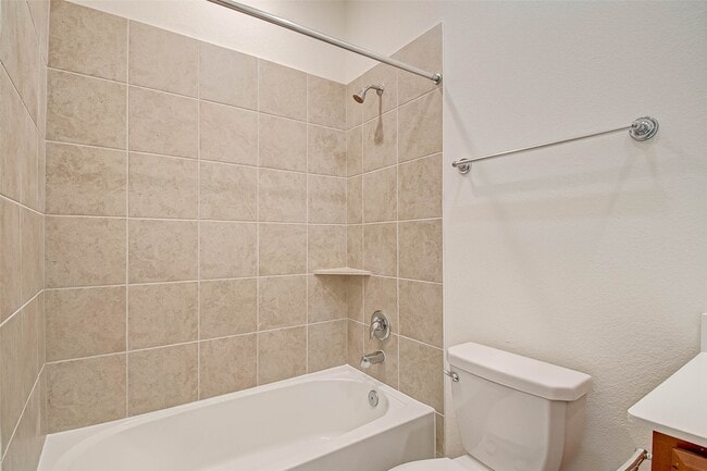 Building Photo - 8011 Colony Chase Ct