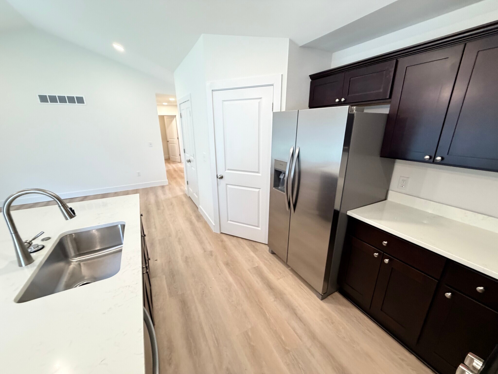 Building Photo - 2130 Carriage Hill Cir
