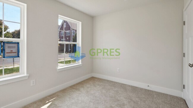 Building Photo - 524 Cooper St