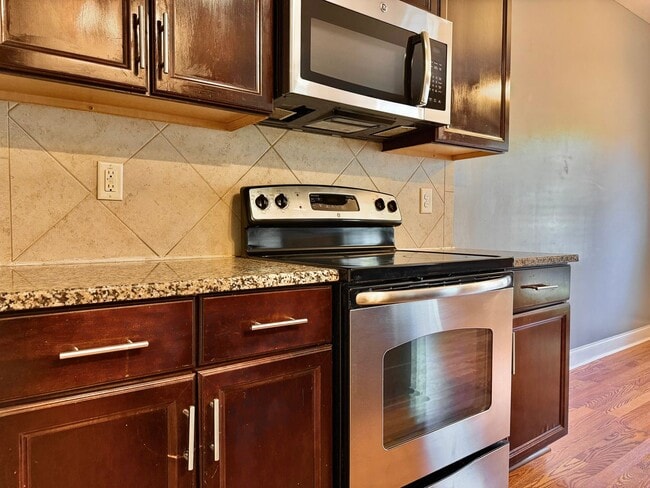 Building Photo - Spacious 3BR/2.5BA Home on Quiet Cul-de-Sac in Knightdale's Churchill Community