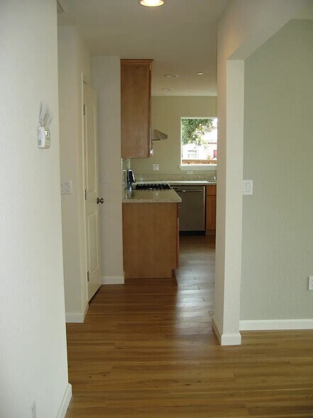Building Photo - 2498 Amaryl Dr