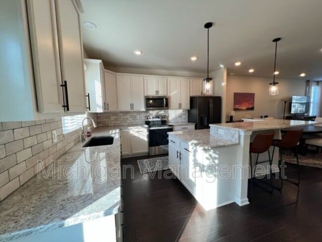 Building Photo - 263 N Sydney Ct