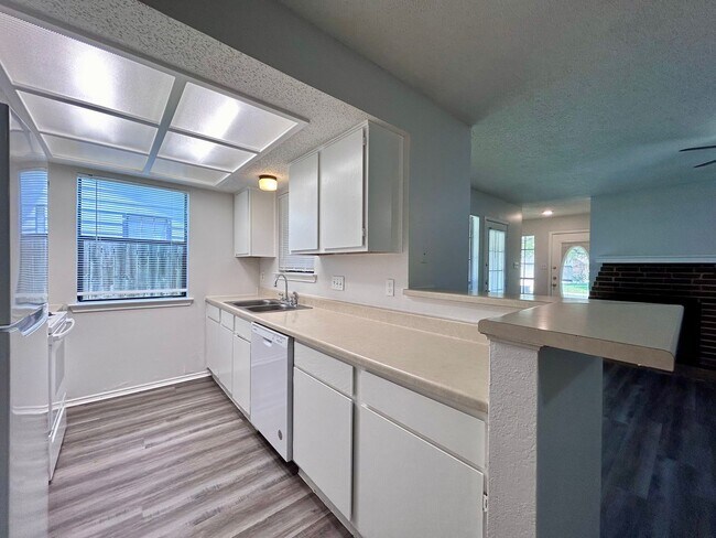 Building Photo - 9212 Kempler Dr