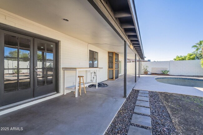 Building Photo - 2436 E Javelina Ave