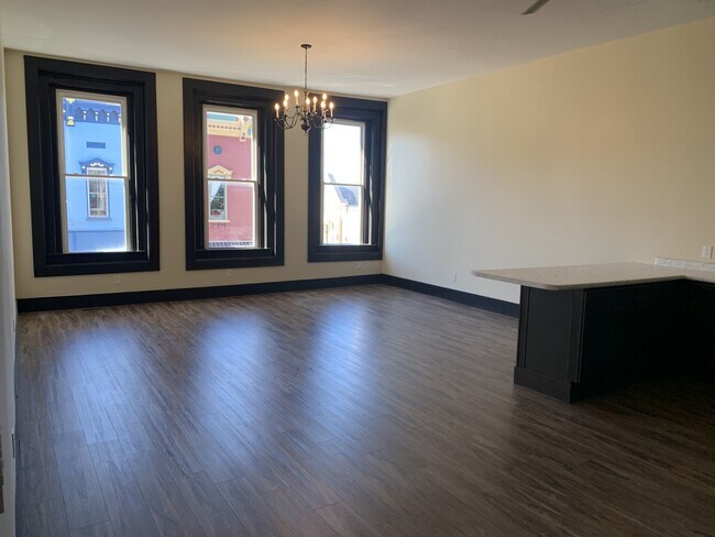 Building Photo - 103 S Main St