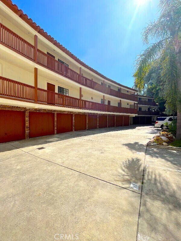 Building Photo - 248 W Avenida Palizada