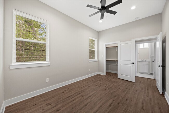 Building Photo - 4384 Fiesta Ln