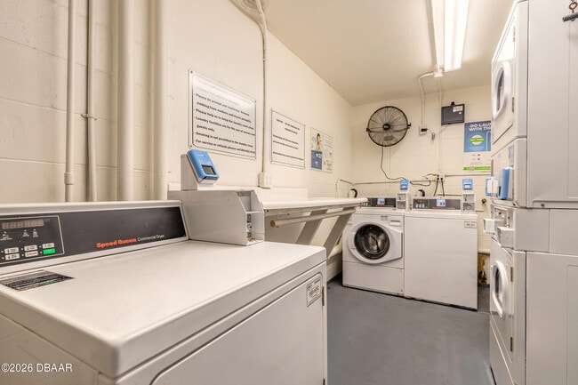 Building Photo - 935 S Atlantic Ave