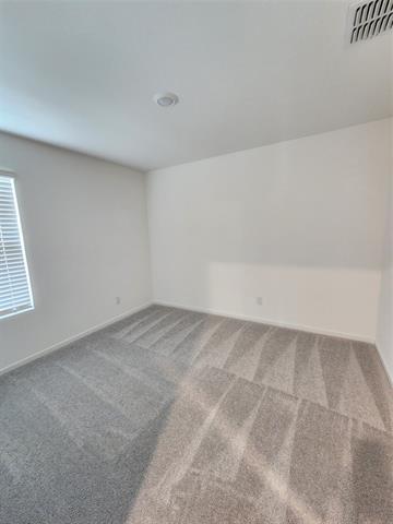 Building Photo - 1033 MacNab Dr