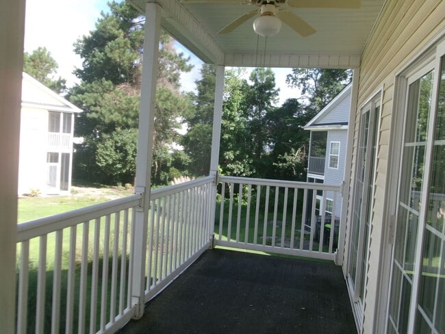 Building Photo - 3 bedroom, 2 bath condo in The Fountains