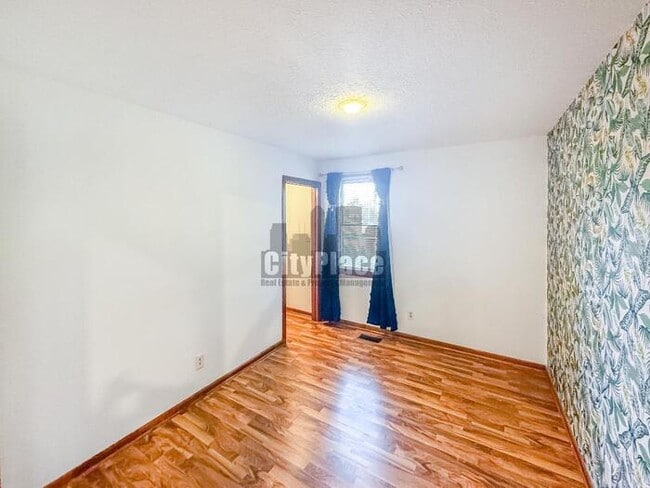 Building Photo - 942 Fayette St