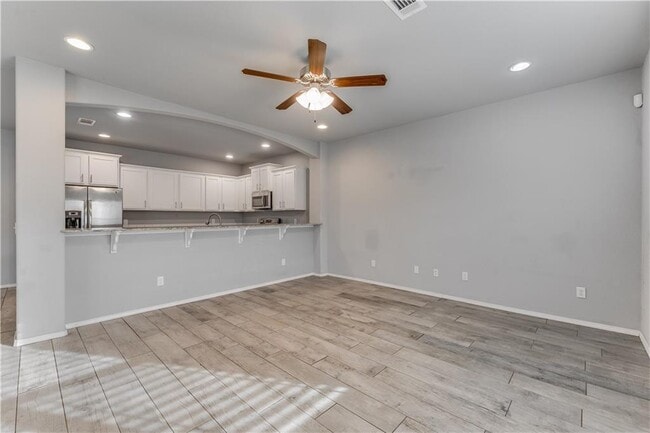 Building Photo - 1348 N Corsica Dr