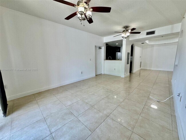 Building Photo - 6540 NW 114th Ave
