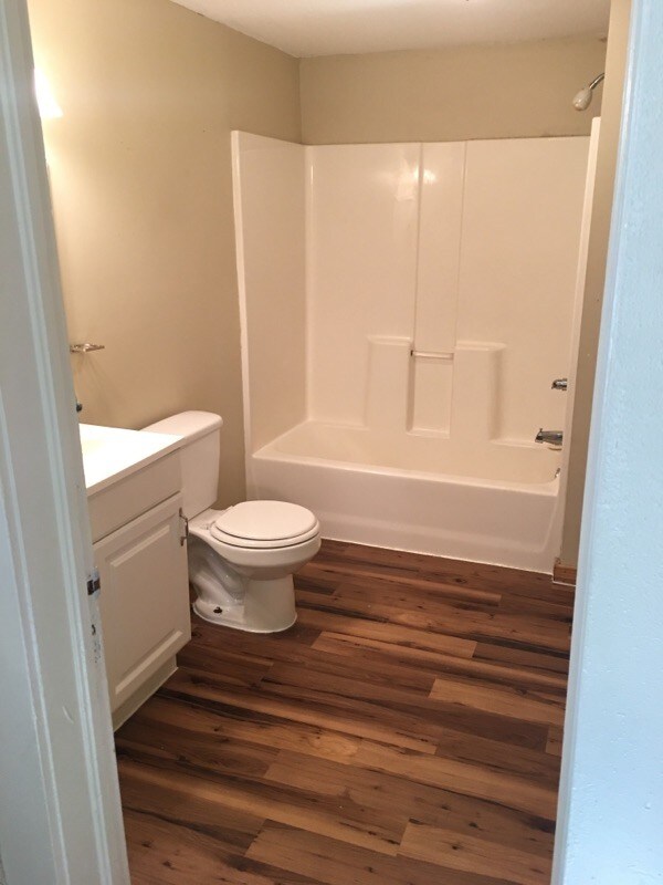 Building Photo - 330 W 1st St