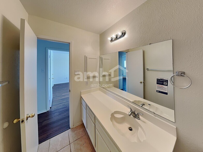 Building Photo - 1704 Gnu Gap