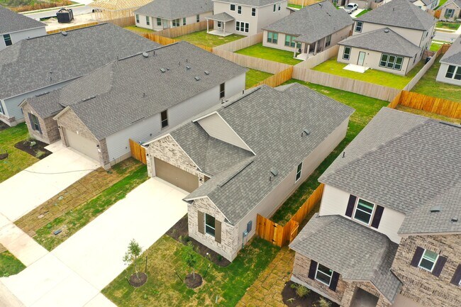 Building Photo - 216 Skipping Stone Run