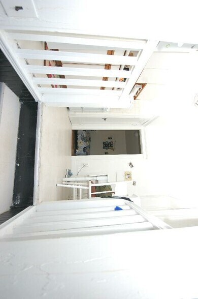 Building Photo - 90 Chiswick Rd